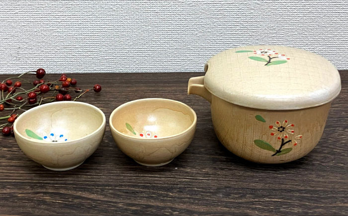 【瀬戸焼】一凛の花ビスク 片口丸型酒器セット【まるたか水野コーポレーション】 / 徳利 お猪口 盃 陶器 [BBBF008]