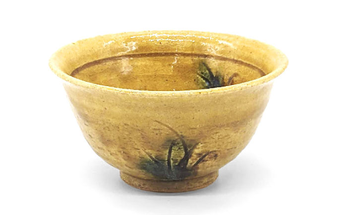 【瀬戸焼】　手造り 黄瀬戸草紋茶碗【山長陶苑】　/ 焼き物 陶器 茶碗 ごはん 皿 [BBBH017]