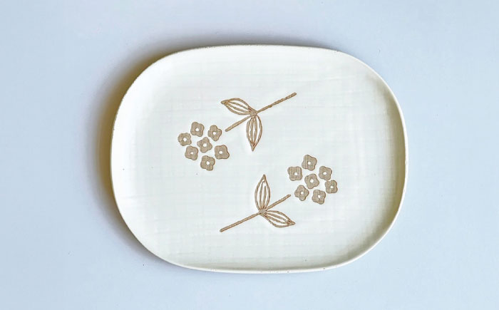 【瀬戸焼】wanohana大皿 2枚セット（白）【株式会社カネ三商店】 / 皿 食器 ギフト プレゼント / 瀬戸市 [BBDD015] 白