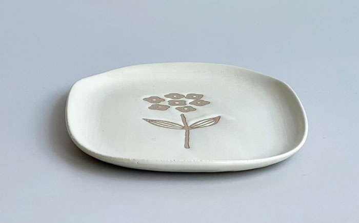 【瀬戸焼】wanohana中皿 2枚セット（白）【株式会社カネ三商店】 / 皿 食器 ギフト プレゼント / 瀬戸市 [BBDD017] 白