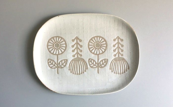 【瀬戸焼】 HANAtoHA ナデ角 大皿 2枚 (白) 【カネ三商店】 / 食器 皿 プレート ギフト / 瀬戸市 [BBDD021]