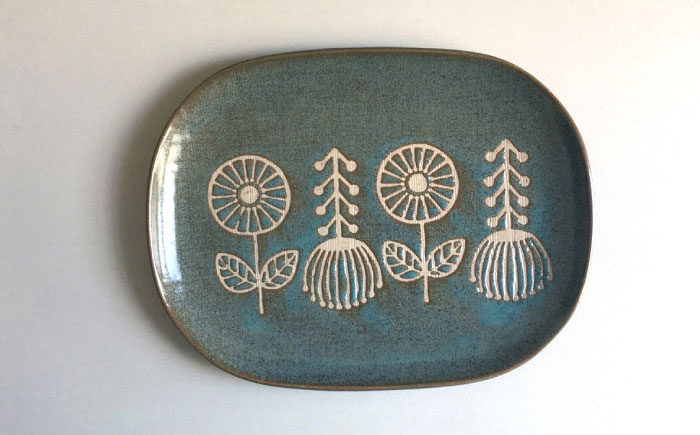 【瀬戸焼】 HANAtoHA ナデ角 大皿 2枚 (青) 【カネ三商店】 / 食器 皿 プレート ギフト / 瀬戸市 [BBDD022]