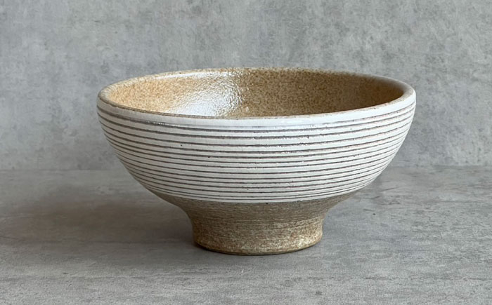 【瀬戸焼】 Komasujibori こま筋彫 飯椀 2個 (白) 【カネ三商店】 / 食器 茶碗 ご飯茶碗 ギフト / 瀬戸市 [BBDD037]