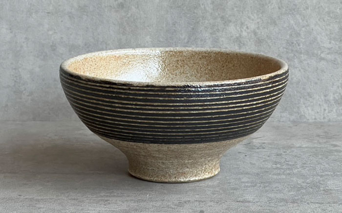 【瀬戸焼】 Komasujibori こま筋彫 飯椀 2個 (黒) 【カネ三商店】 / 食器 茶碗 ご飯茶碗 ギフト / 瀬戸市 [BBDD038]