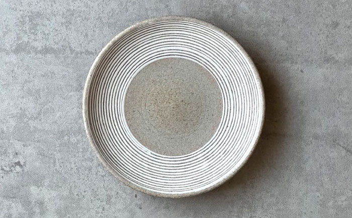 【瀬戸焼】 Komasujibori こま筋彫 小皿 5枚 (白) 【カネ三商店】 / 食器 皿 プレート ギフト / 瀬戸市 [BBDD041]