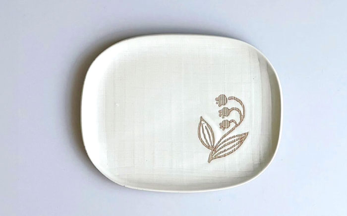 【瀬戸焼】 suzuran 中皿 2枚 (白) 【カネ三商店】 / 食器 皿 プレート ギフト / 瀬戸市 [BBDD080] 白