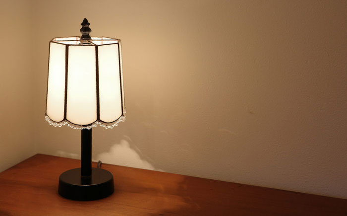 Nijiiro Lamp のステンドグラスのテーブルランプ キラリ / ランプ  オリジナル ギフト / 瀬戸市 / Ｎｉｊｉｉｒｏ　Ｌａｍｐ [BBAD007]