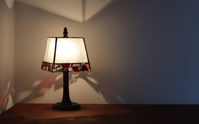 ステンドグラスのテーブルランプ パーティ ベリー / ランプ  オリジナル ギフト / 瀬戸市 / Ｎｉｊｉｉｒｏ　Ｌａｍｐ [BBAD031]