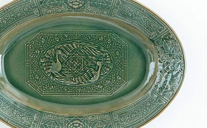 【瀬戸焼】 陽刻 シノワズリ-L 1枚 / 瀬戸市 / 【SUIYO】 / 食器 電子レンジ対応 皿 ギフト [BBAF011]