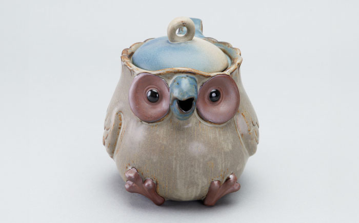 【瀬戸焼】動物のポット 青フクロウ【かしわ窯】 / 瀬戸焼 ギフト ポット ティーポット 急須 茶器 [BBAJ010]