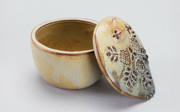 【瀬戸焼】 砂糖入れ ことり 【かしわ窯】 / キッチン用品 保存容器 雑貨 ギフト / 瀬戸市 [BBAJ033]