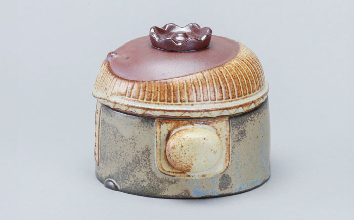 【瀬戸焼】 小物入れ 王様 【かしわ窯】 / インテリア 雑貨 陶箱 ギフト / 瀬戸市 [BBAJ035]