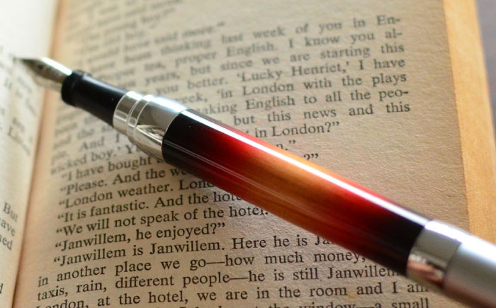 どんぐりの木の万年筆 サンバースト 1本 / 瀬戸市 / 【わたり工房】 / 文房具 ヴィンテージ ビンテージ ギター 木製 [BBAU001]