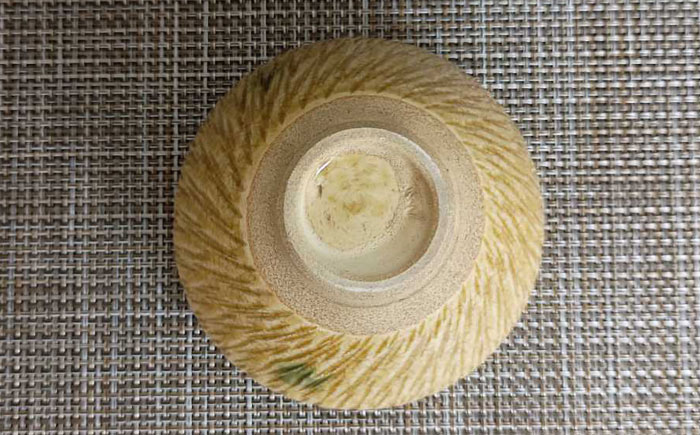 【瀬戸焼】黄瀬戸飛鉋茶碗(小) 【愛窯工芸社】 / 碗 茶碗 ご飯茶碗 食器 和食器 / 瀬戸市 [BBAW002]