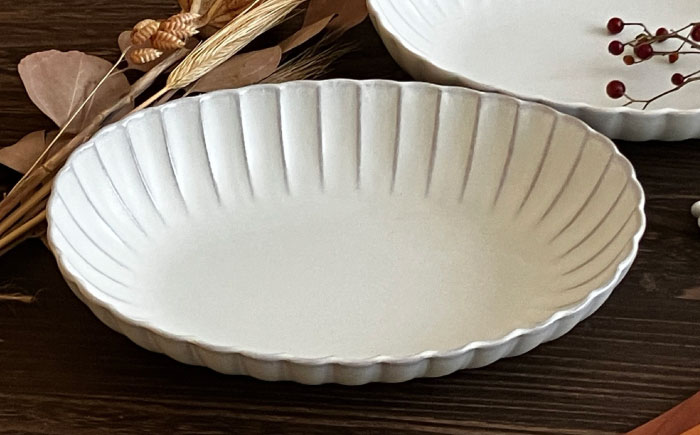 【瀬戸焼】菊紋白楕円鉢 2枚セット【株式会社まるたか水野コーポレーション】 / 皿 食器  ギフト プレゼント / 瀬戸市 [BBBF018]