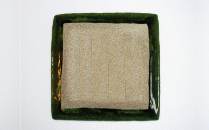 【瀬戸焼】瀬戸織部焼 総織部櫛目正角皿 深緑 1点 【山長陶苑】 / 瀬戸焼 角皿 盛皿 贈り物 [BBBH031]