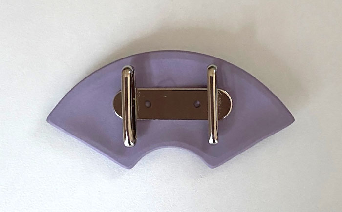 ＜帯留＞ 椿 紫色 /着物 小物 ギフト 贈り物 / 瀬戸市 / 陶華 [BBCD011]