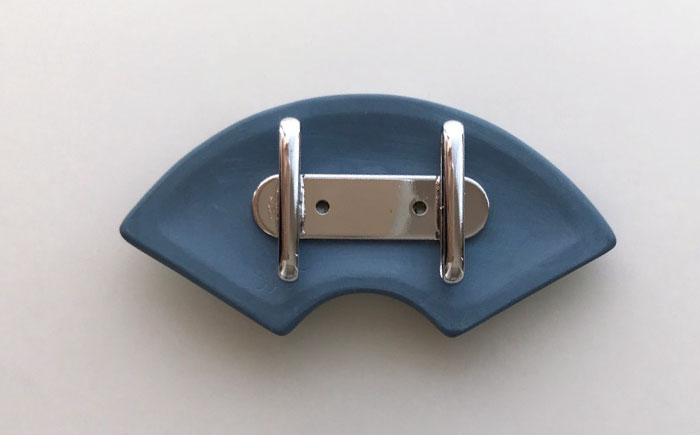 ＜帯留＞牡丹 紺色  /着物 小物 ギフト 贈り物 / 瀬戸市 / 陶華 [BBCD013]