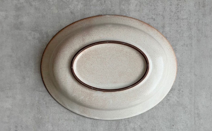 【瀬戸焼】リムカレー皿（白萩）【株式会社カネ三商店】 / 皿 食器 カレー皿 ギフト プレゼント / 瀬戸市 [BBDD001]