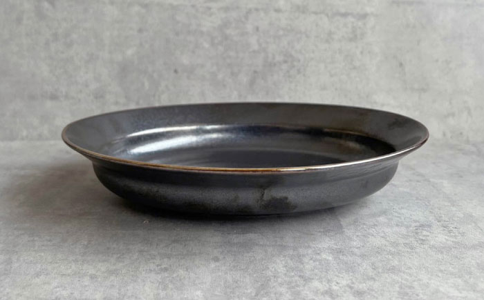 【瀬戸焼】リムカレー皿 2枚セット（黒）【株式会社カネ三商店】 / 皿 食器 カレー皿 ギフト プレゼント / 瀬戸市 [BBDD014] 黒