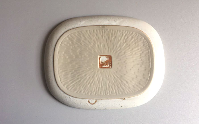 【瀬戸焼】 HANAtoHA ナデ角 中皿 2枚 (白) 【カネ三商店】 / 食器 皿 プレート ギフト / 瀬戸市 [BBDD023]