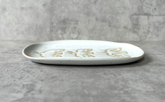 【瀬戸焼】 TORI to HA 中皿 2枚 (白) 【カネ三商店】 / 食器 皿 プレート ギフト / 瀬戸市 [BBDD053]