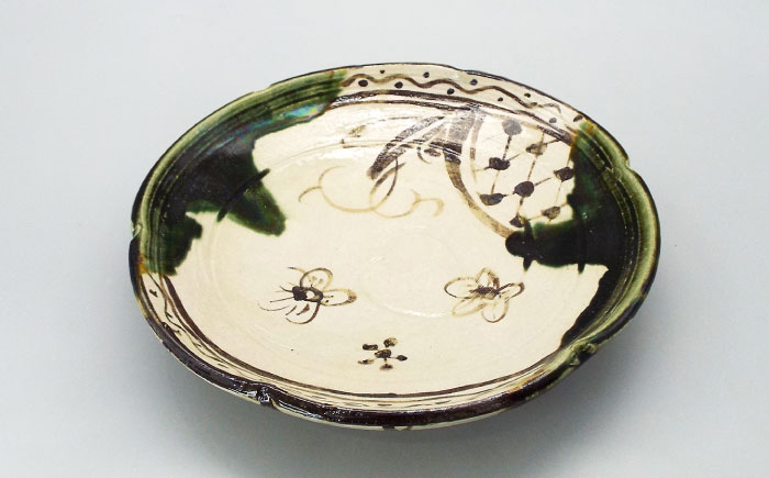 【瀬戸焼】塩草窯・織部まどつる 盛皿 【山 佳】/ 陶器 皿 食器 / 瀬戸市 [BBDH001]
