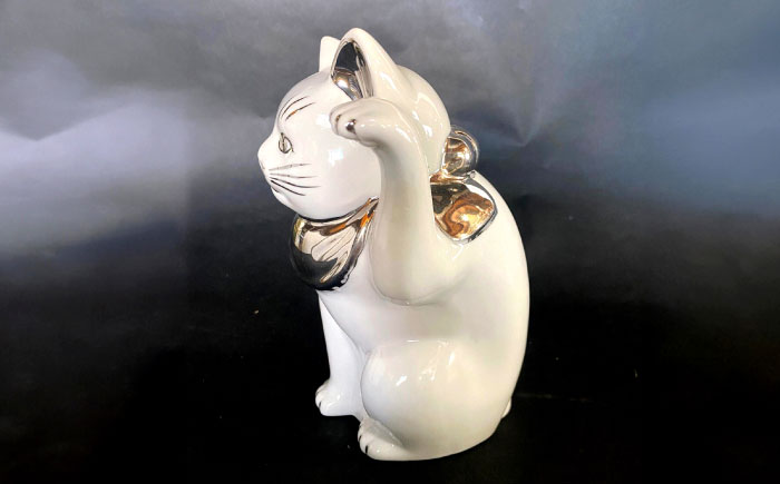 【瀬戸焼】江戸猫(小)プラチナ 左手上げ 19cm 化粧箱入り 【スズカ】 / 招き猫 商売繁盛 幸運 [BBDJ002]