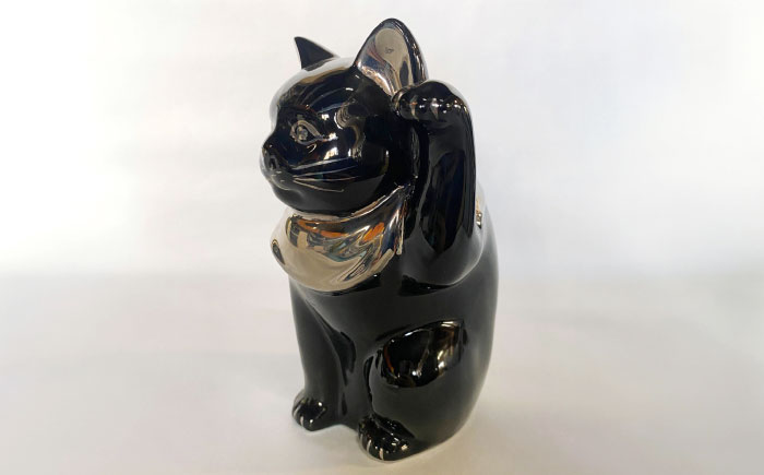 【瀬戸焼】江戸猫ブラック プラチナ 左手上げ 19cm 化粧箱入り 【スズカ】 / 招き猫 商売繁盛 幸運 [BBDJ006]