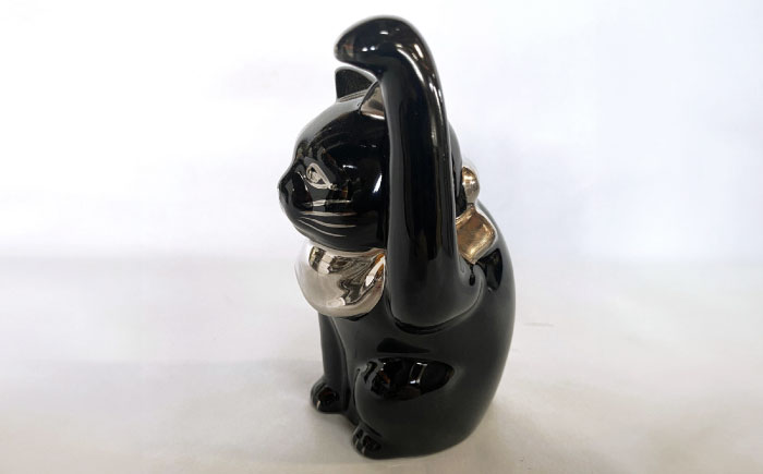 【瀬戸焼】江戸猫 4寸手長 ブラック プラチナ 左手上げ 13cm 化粧箱入り 【スズカ】 / 招き猫 商売繁盛 幸運 [BBDJ008]