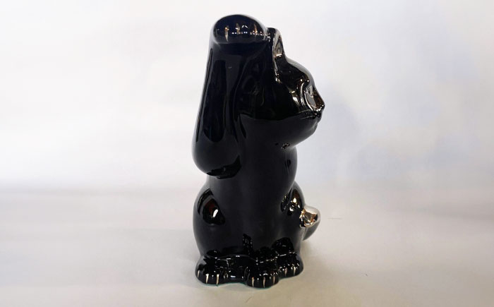 【瀬戸焼】横猫 ブラック プラチナ 右手上げ 17.5cm 化粧箱入り 【スズカ】 / 招き猫 商売繁盛 幸運 [BBDJ010]