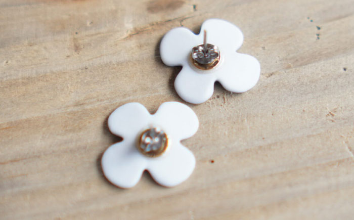 【瀬戸焼】 眞窯 磁器のお花の耳飾り ピアス あお 【眞窯】/ アクセサリー 耳飾り /瀬戸市 [BBDK009]