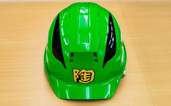 ご当地ヒーロー「陶神オリバーヘルメット」1個 / 安全 防災 頭 工事現場 / 瀬戸市 / 瀬戸大同 [BBDN001]
