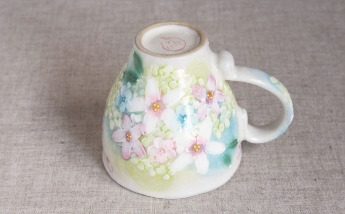 【瀬戸焼】「工房 ゆずりは」 薄紅花景色 マグカップ 1個 【松本陶器株式会社】 / マグ 食器 コーヒーカップ ティーカップ / 瀬戸市 [BBDX016]
