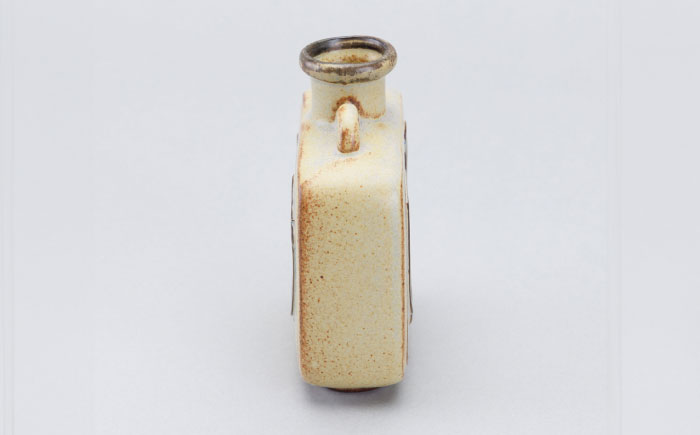 【瀬戸焼】一輪挿し グリップデザイン角型 【かしわ窯】 / 瀬戸焼 ギフト 一輪挿し 花瓶 花器 インテリア [BBAJ003]