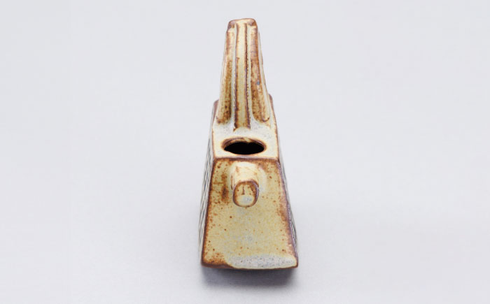 【瀬戸焼】一輪挿し 馬 【かしわ窯】 / 瀬戸焼 ギフト 一輪挿し 花瓶 花器 インテリア [BBAJ005]