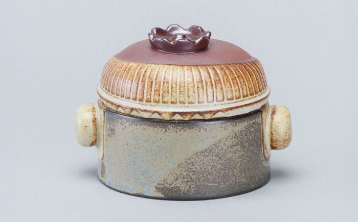 【瀬戸焼】 小物入れ 王様 【かしわ窯】 / インテリア 雑貨 陶箱 ギフト / 瀬戸市 [BBAJ035]