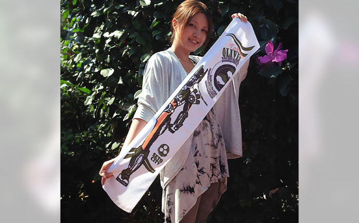 陶神オリバーマフラータオル2枚+缶バッジセット / タオル マフラータオル 陶神オリバー 缶バッジ ヒーロー ご当地 キャラクター / 瀬戸市 / IZZAO's WORKS [BBAO008]