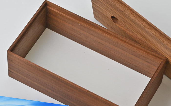 ティッシュケース ウォルナット 1点 / 無垢材 シンプル インテリア / 瀬戸市 / トリックフォアトリート [BBAQ001]