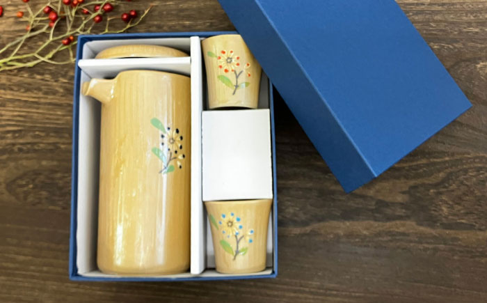 【瀬戸焼】一凛の花ビスク 片口切立酒器セット【まるたか水野コーポレーション】 / 徳利 お猪口 盃 陶器 [BBBF009]