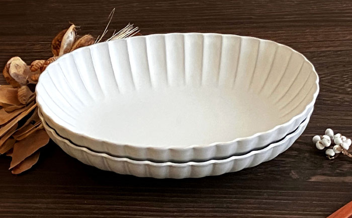 【瀬戸焼】菊紋白楕円鉢 2枚セット【株式会社まるたか水野コーポレーション】 / 皿 食器  ギフト プレゼント / 瀬戸市 [BBBF018]