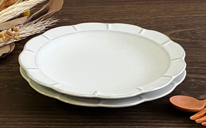 【瀬戸焼】白釉花型皿16cm 2枚セット【株式会社まるたか水野コーポレーション】 / 皿 食器  ギフト プレゼント / 瀬戸市 [BBBF019]