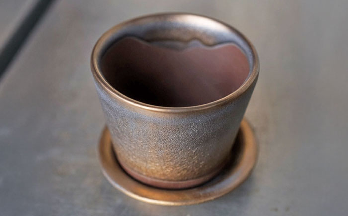 【瀬戸焼】 植木鉢 ブラックゴールド 小サイズ 1点 / 瀬戸市 / 【文山製陶所】 / 植木鉢 陶器 プランター 植物 鉢 [BBCG001]