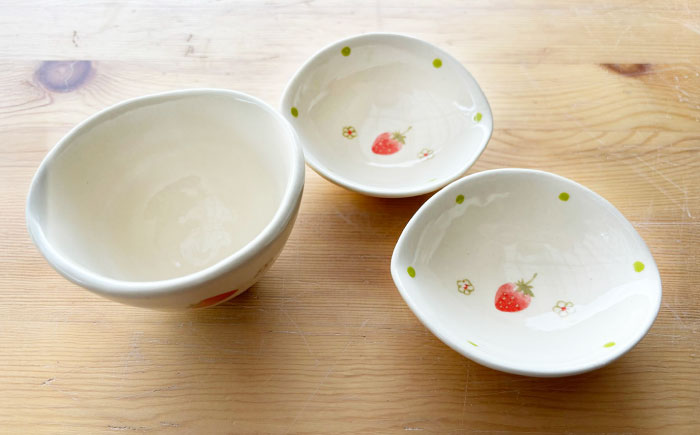 【瀬戸焼】子供用食器5点セット（いちご）贈答品対応【窯元SOUSEN】/食育 子育て ギフト [BBCQ002]