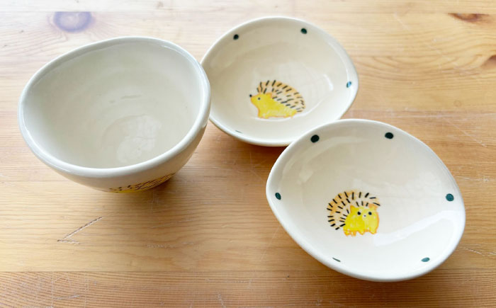 【瀬戸焼】子供用食器5点セット（はりねずみ） 贈答品対応【窯元SOUSEN】/食育 子育て ギフト [BBCQ005]