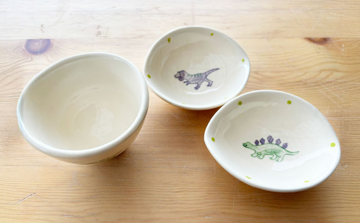 【瀬戸焼】子供用食器5点セット（恐竜）贈答品対応【窯元SOUSEN】/食育 子育て ギフト [BBCQ007]