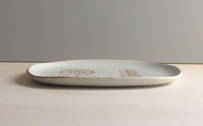 【瀬戸焼】 HANAtoHA ナデ角 中皿 2枚 (白) 【カネ三商店】 / 食器 皿 プレート ギフト / 瀬戸市 [BBDD023]