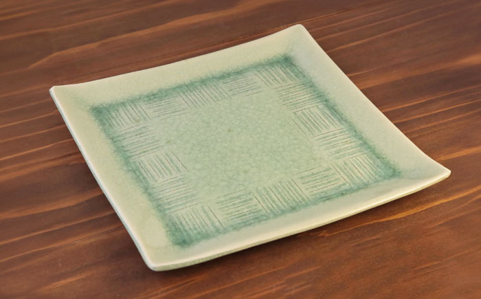 【瀬戸焼】灰釉7寸正角皿 波紋＆市松セット（化粧箱入り） 【合資会社 鐘忠陶器】/ 陶器 皿 食器 / 瀬戸市 [BBDG001]