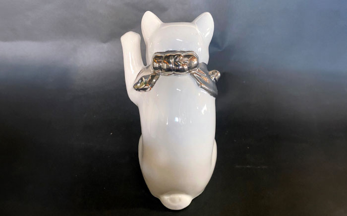 【瀬戸焼】江戸猫(小)プラチナ 左手上げ 19cm 化粧箱入り 【スズカ】 / 招き猫 商売繁盛 幸運 [BBDJ002]