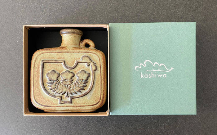 【瀬戸焼】一輪挿し グリップデザイン角型 【かしわ窯】 / 瀬戸焼 ギフト 一輪挿し 花瓶 花器 インテリア [BBAJ003]